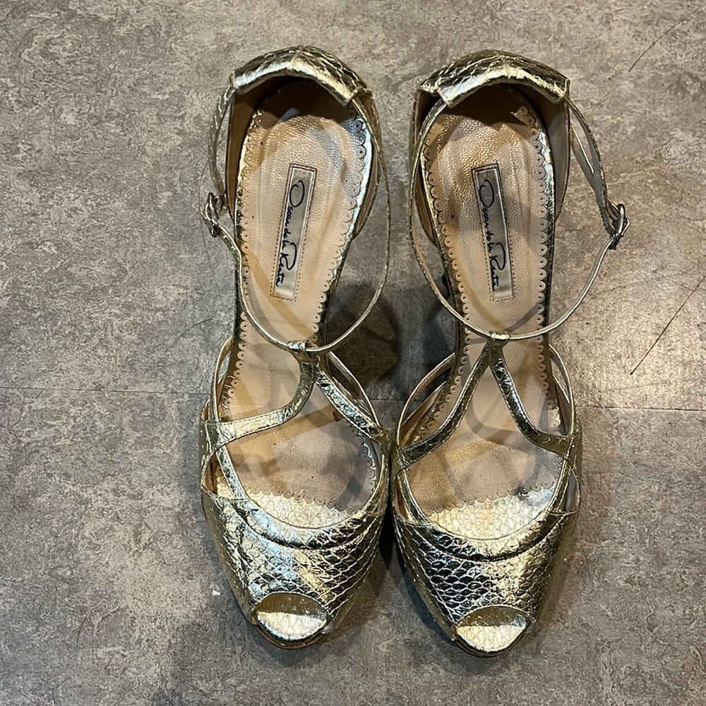Oscar de la Denta Gold Ayers Peeptoe Heels